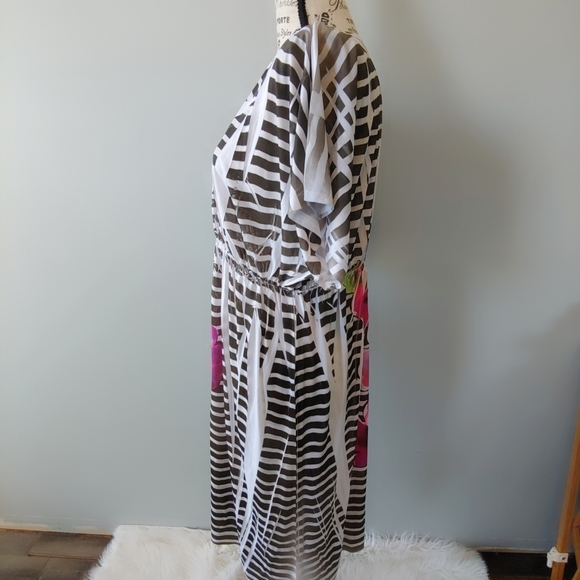 Mi Manchi Swim Cover up Size XL. - Picture 4 of 7